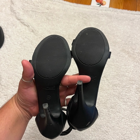 Anne Michelle Enzo Pump - Picture 5 of 7